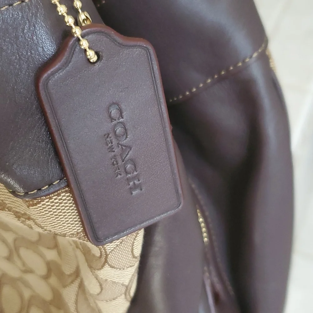 🤎🤎 COACH Lexy Signature Shoulder Bag & Matching Wristlet Wallet 🤎🤎